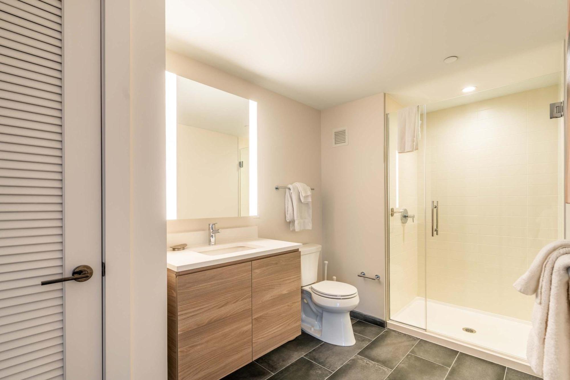 Luxury Apt Heart Of Seaport Boston Exterior photo